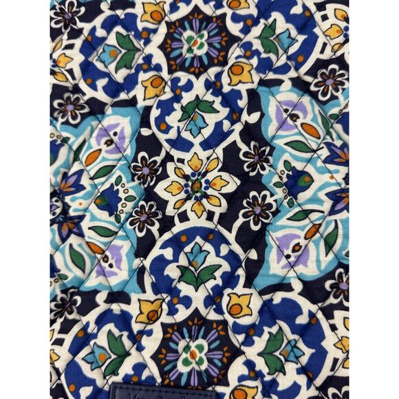 Vera Bradley Essential Backpack Lisbon Medallion Cool, NWT - Picture 5 of 9